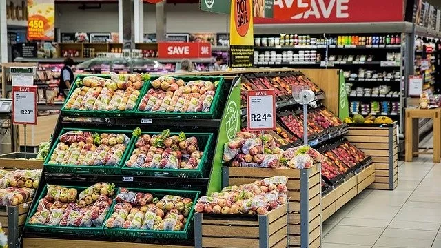 Supermarkt Obst- und Gemüseregale