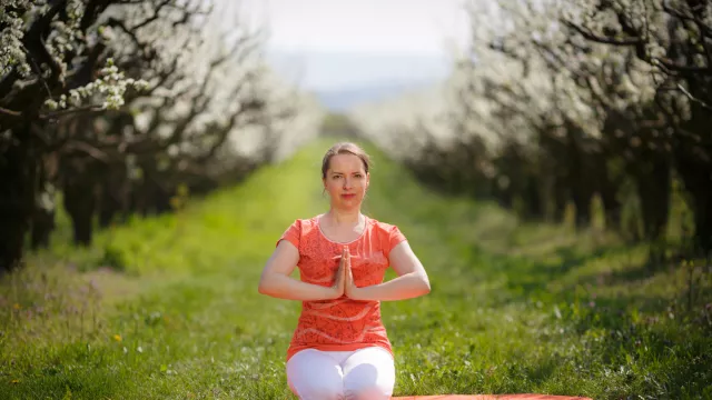 Simona Hansal - Luna Yoga